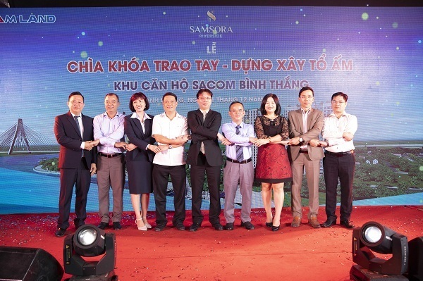 Samsora Riverside recently handed over keys to 1,000 customers