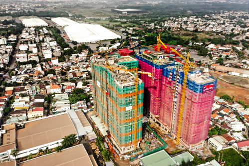 Samsora Riverside apartment has completed the roof.